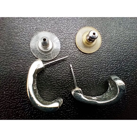 Vintage Silver & Blue Enamel Crescent-Shaped Stud Earrings With Push Back Closur - Picture 9 of 9